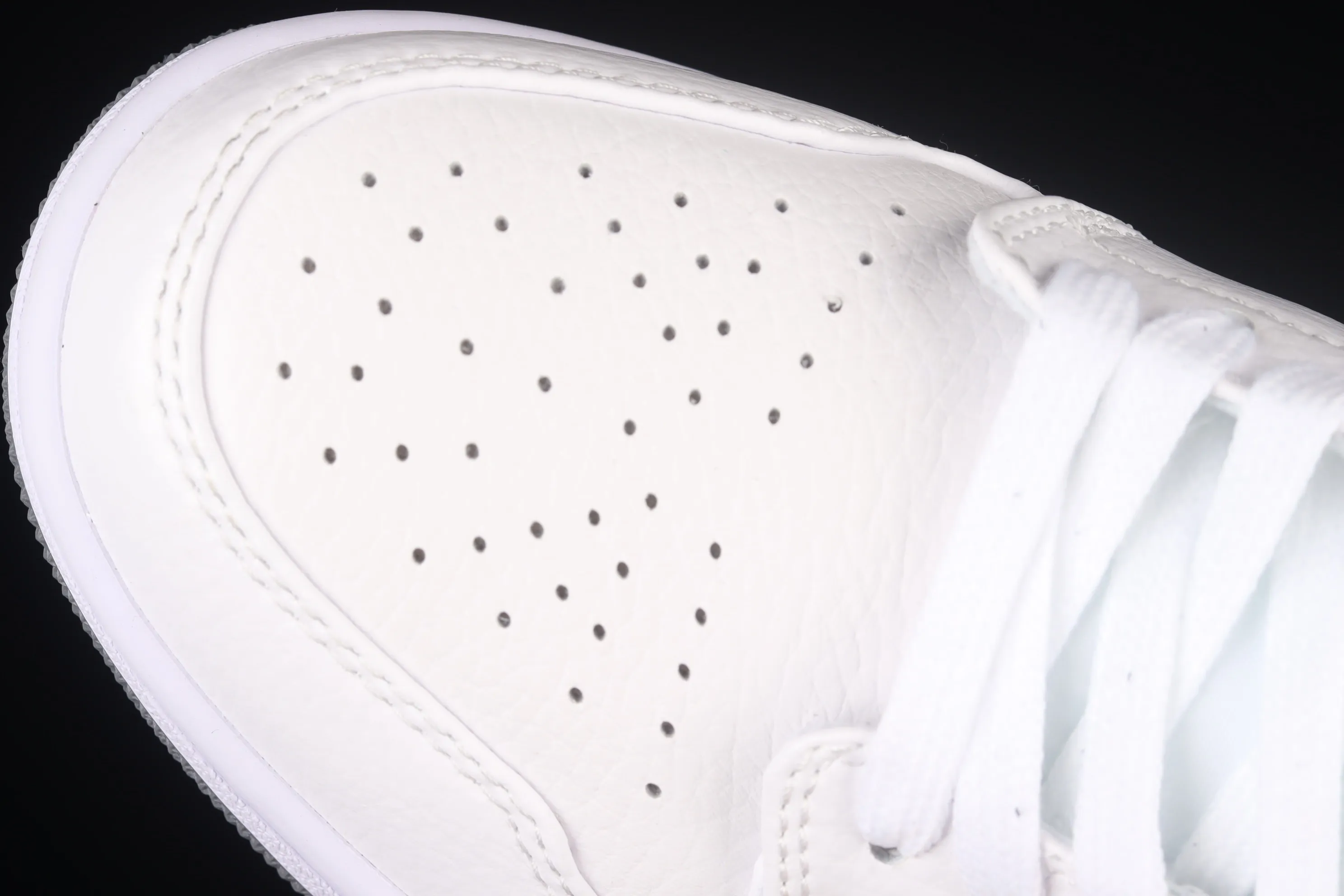 All categories Air Jordan Jordan series basketball shoes Air Jordan 1 Mid Z version Air Jordan 1 Mid AJ1 Joe 1 simple white and gray mid-top retro basketball shoes DR8038-100